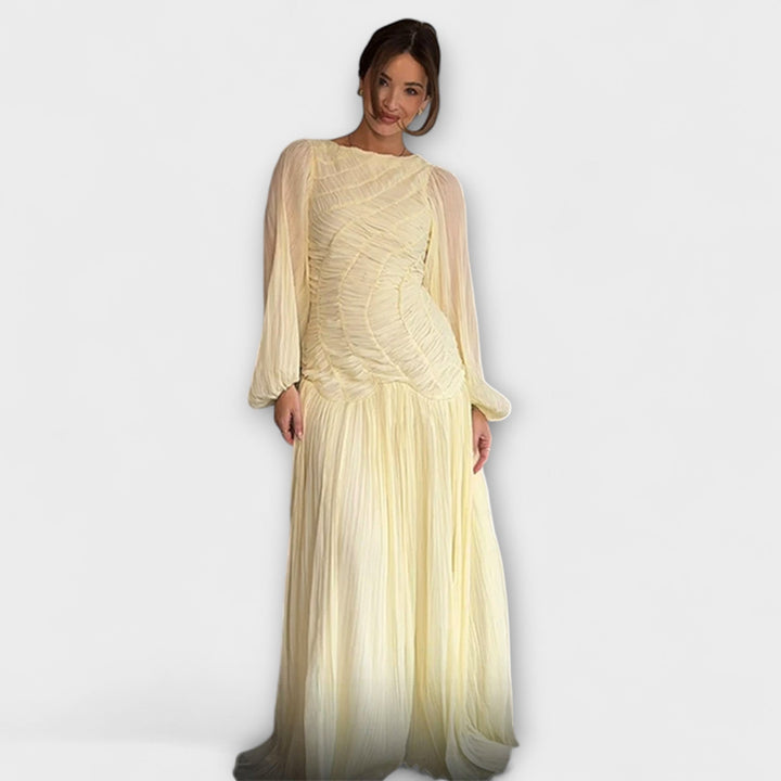 Robe plissée élégante avec manches longues